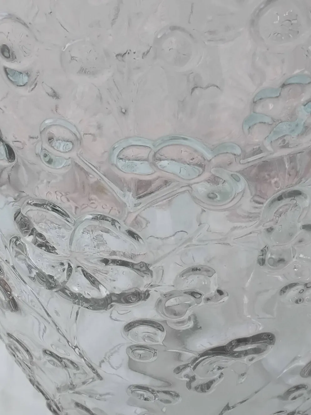 Vase en verre pressé moulé