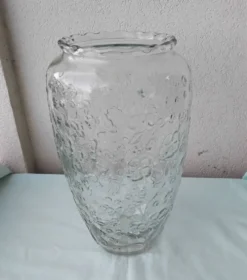 Vase en verre pressé moulé