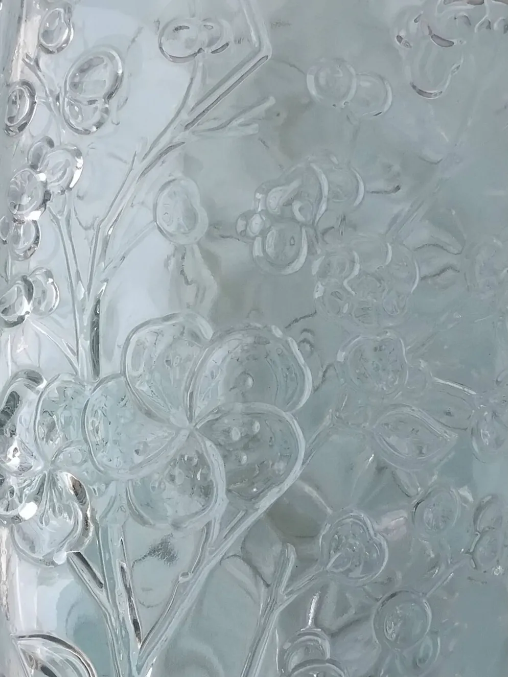 Vase en verre pressé moulé