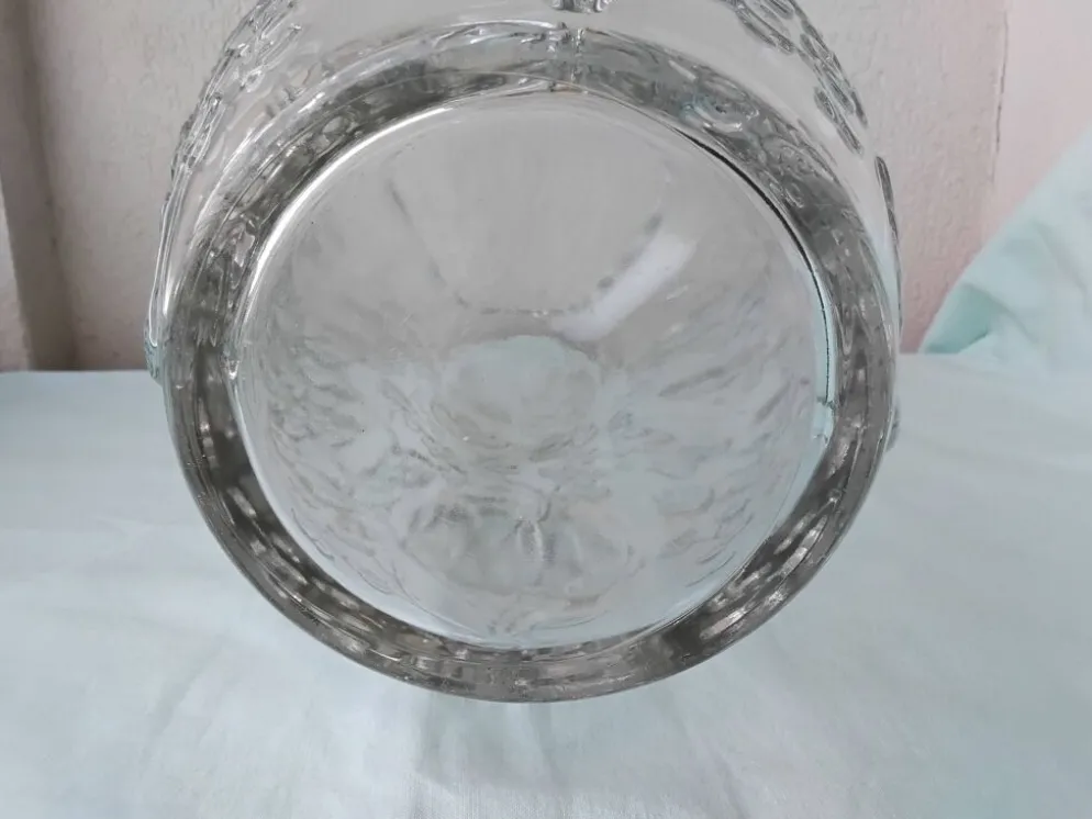 Vase en verre pressé moulé