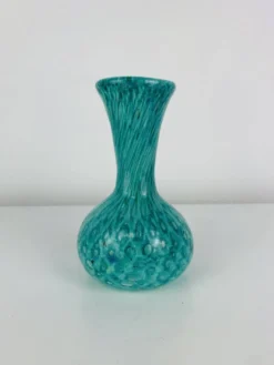 Vase en verre soufflé vert/bleu vintage