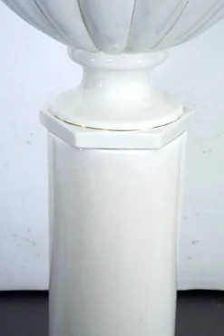 Vase et colonne surdimensionnés en céramique blanche de Tommaso Barbi, Italie 1970