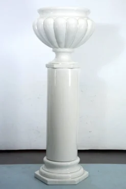 Vase et colonne surdimensionnés en céramique blanche de Tommaso Barbi, Italie 1970