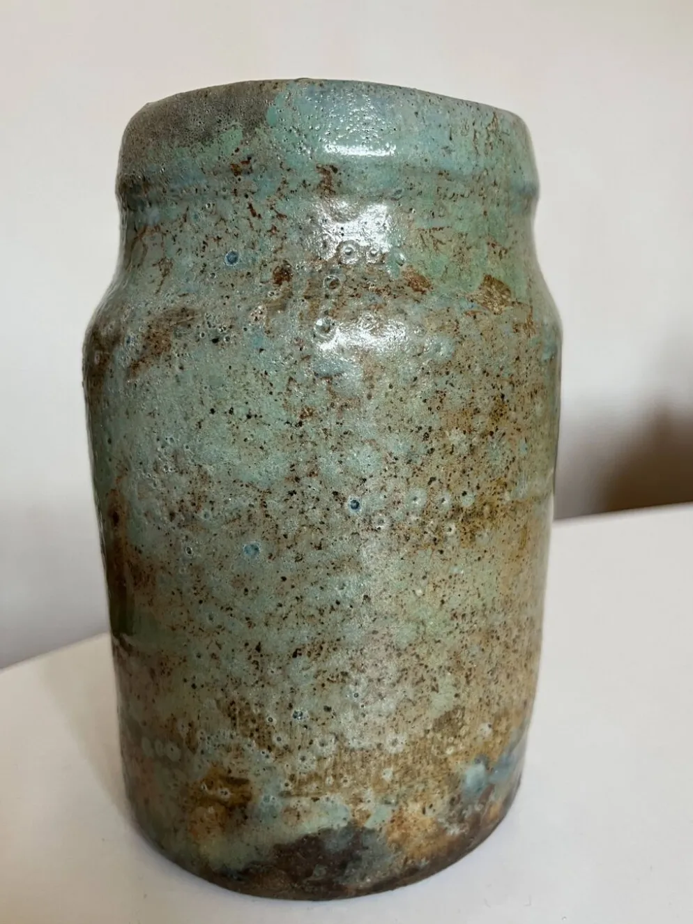 Vase pot de potier en terre turquoise et mordorée