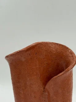 Vase sculptural en céramique d’atelier, terracotta à double bec