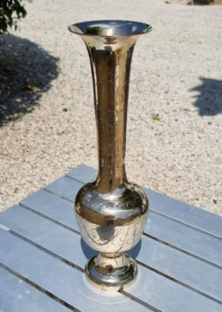 Vase soliflore traditionnel Inde ou Moyen-Orient en cuivre