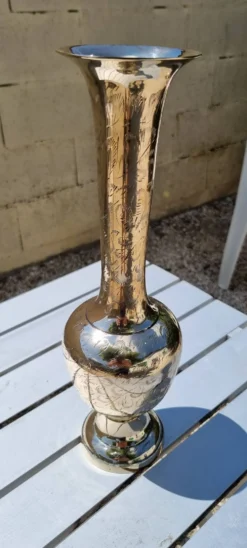 Vase soliflore traditionnel Inde ou Moyen-Orient en cuivre