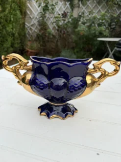 Vase urne jardinière bleu cobalt plaqué or vintage Italie