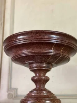 Vasque en marbre rouge griotte vers 1800
