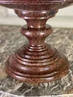 Vasque en marbre rouge griotte vers 1800