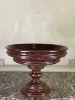 Vasque en marbre rouge griotte vers 1800
