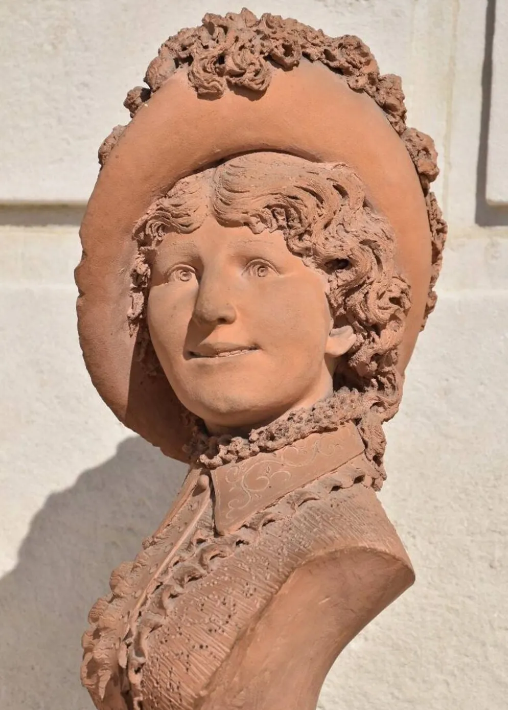 Victor Vermare, Femme coiffée d'un chapeau à plume (1883)