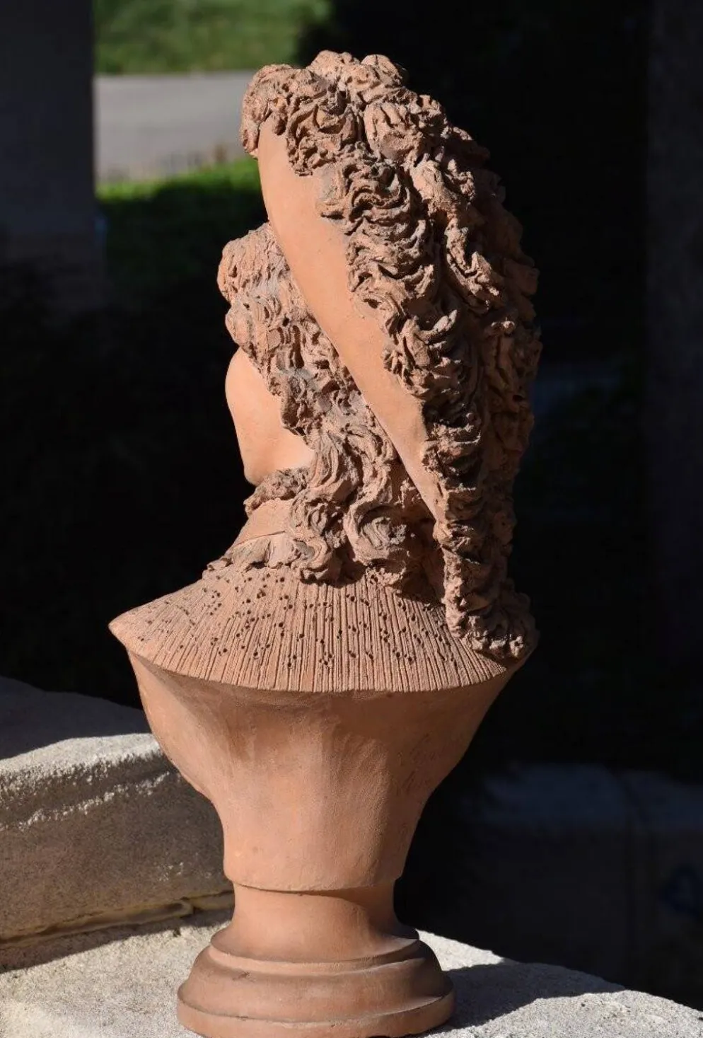 Victor Vermare, Femme coiffée d'un chapeau à plume (1883)