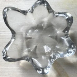 Vide poche , cendrier en verre en cristal forme d'étoile