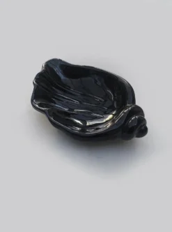 Vide-poche coquillage en céramique noire