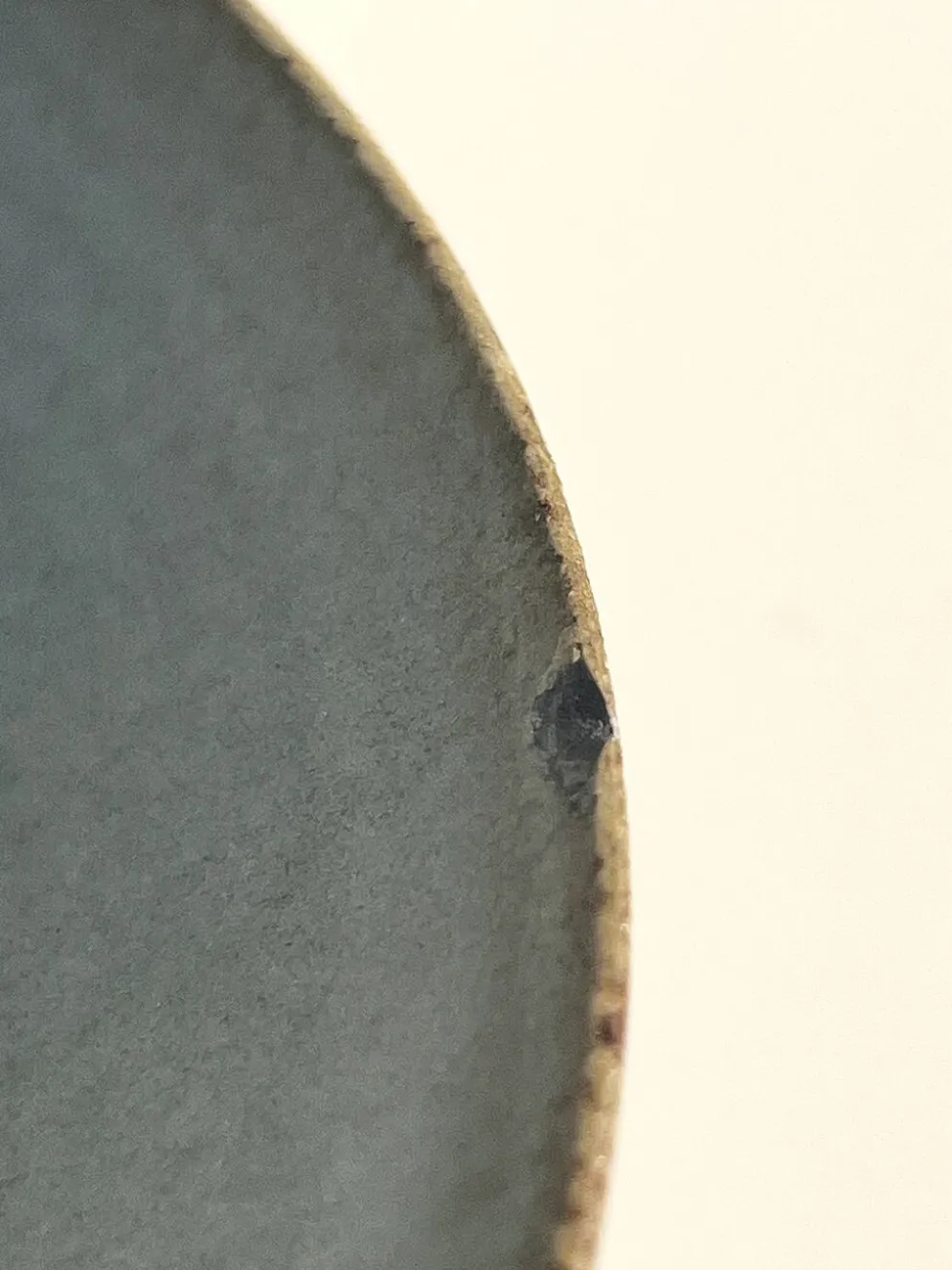 Vide poche en céramique émaillé bleu ciel et signé, Bretagne France 1970