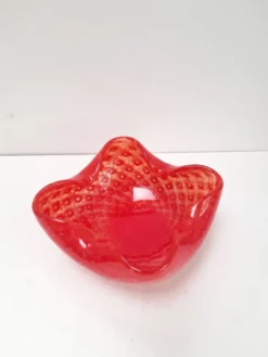 Vide poche en verre de Murano bullicante rouge signé