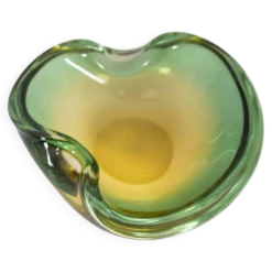 Vide-poche italien en verre de Murano des années 1970 au design immergé.