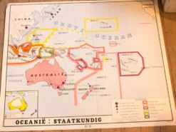 Vieille carte scolaire le monde - Oceanie