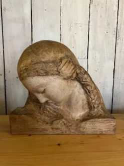 Vierge en plâtre