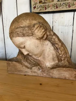 Vierge en plâtre
