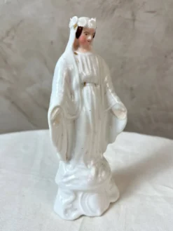Vierge en porcelaine