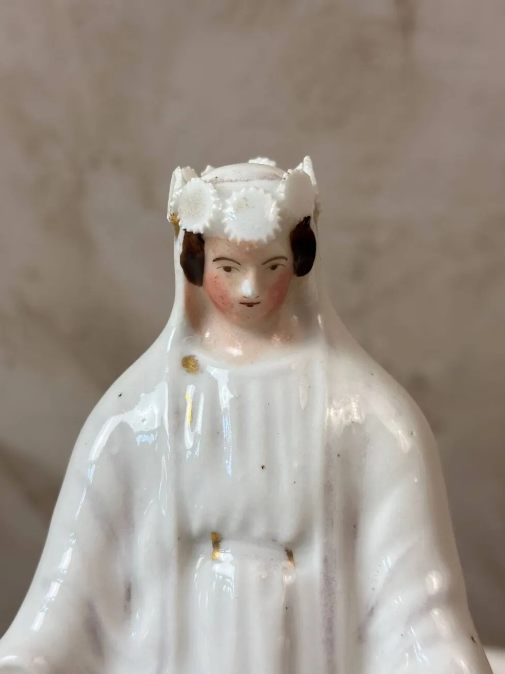 Vierge en porcelaine