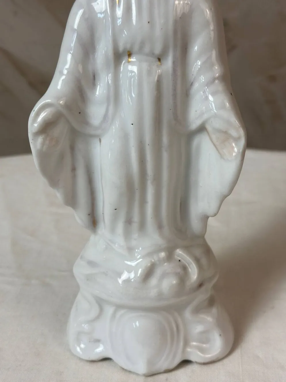 Vierge en porcelaine
