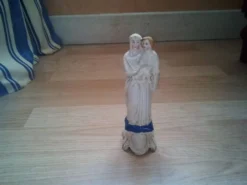 Vierge à l'enfant en porcelaine 19ème siècle