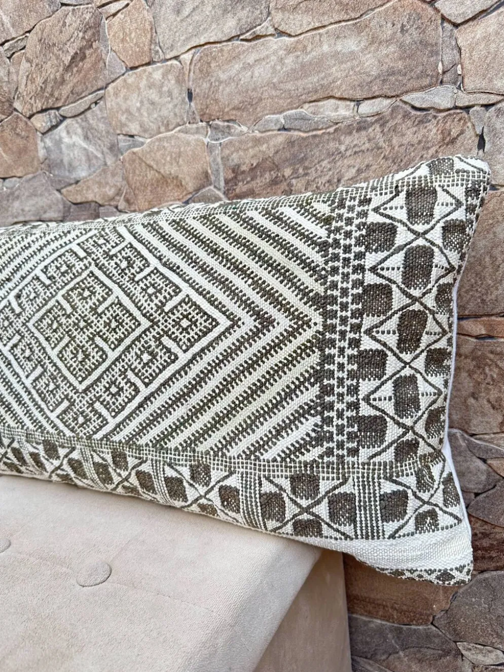 Vintage Moroccan berber boujaad pillow