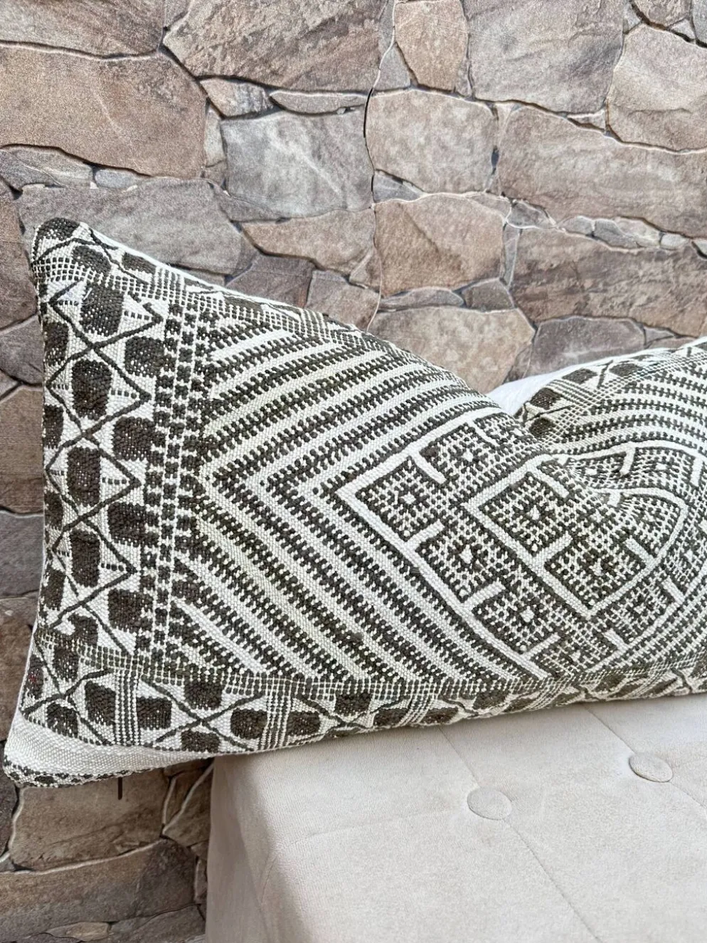 Vintage Moroccan berber boujaad pillow