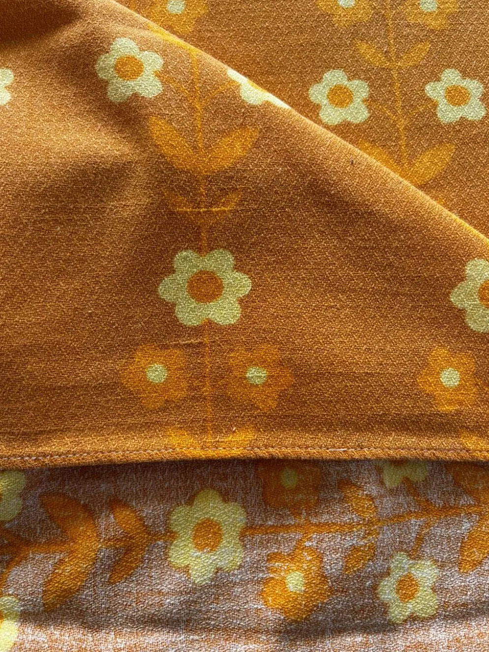Vintage rétro nappe fleurie orange