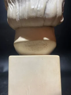 Visage d'homme en plâtre