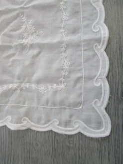 Voile De Berceau ancien avec dessus de lit assorti
