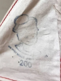 Voilier de bassin en bois, modèle 200 de la marque française Tirot