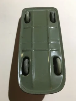 Voiture miniature Mercedes en tôle lithographiée