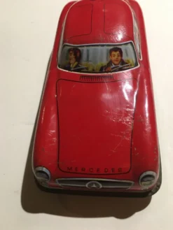 Voiture miniature Mercedes en tôle lithographiée