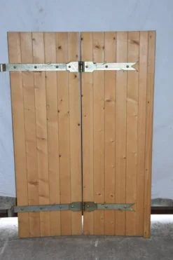 Volet en bois double battants repliable
