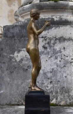 Yvonne Serruys, Femme à la coupe ou Hébé (vers 1912)