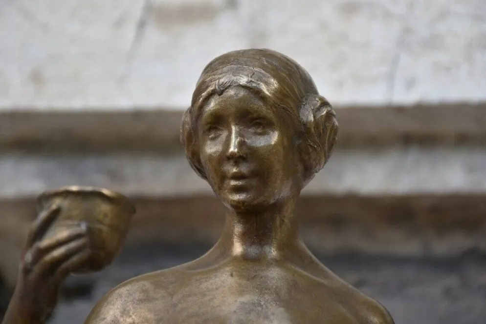 Yvonne Serruys, Femme à la coupe ou Hébé (vers 1912)